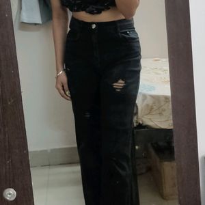 Distressed wide leg black Jeans :)👖