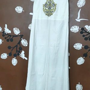 White Sleeveless Gown With Mustard Yellow Shurg