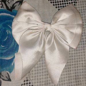 8scrunchies,2bows,1hairclip