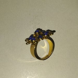 Women's Ring...