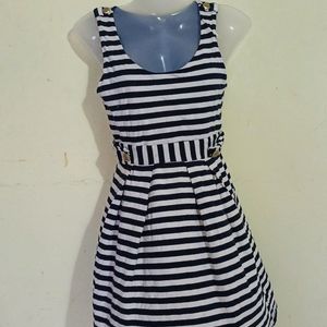 35A. FOREVER 21 CUTE DRESS