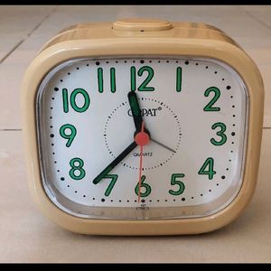 Orpat Table Clock