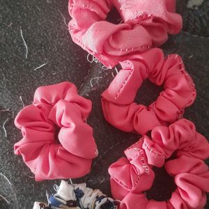 5 Scrunchies -peach Color ,1 Blue