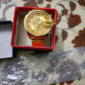 PREMIUM WATCH😍💯GOLDEN COLOUR , Osm Look