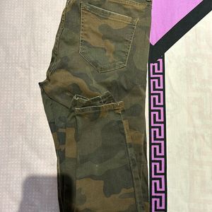 BERSHKA - Military Pattern Jeans - M SIZE