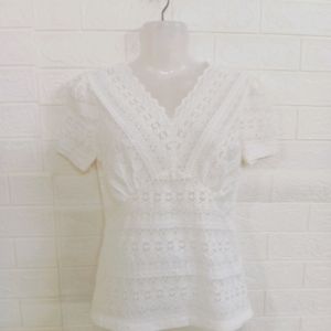 WHITE LACE UP FITTING TOPS