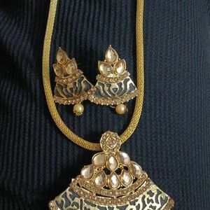 Pendant Set Traditional Wear