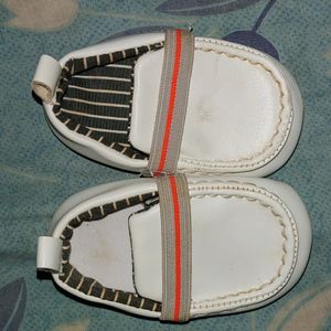 BRAND NEW BABY SHOES FOR GIRL OR BOY