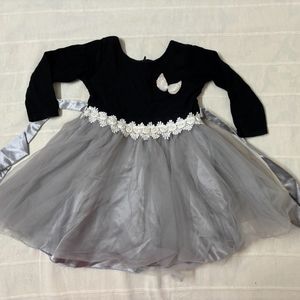 2 Baby Girl Dresses (2 to 4 yrs)