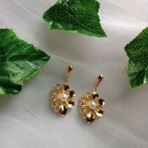 Korean Aestatic Earring (Gold Colour Sea Inspired)