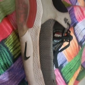 NIKE AIR ZOOM SHOES