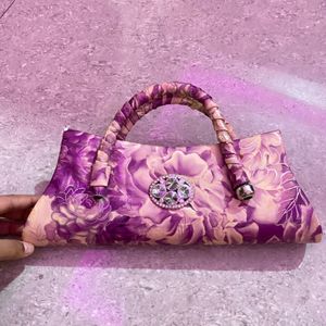 Levender Clutch Like Bag