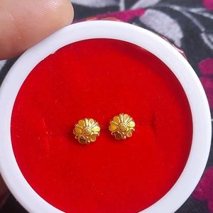 Beautiful New Flower Desine Studs