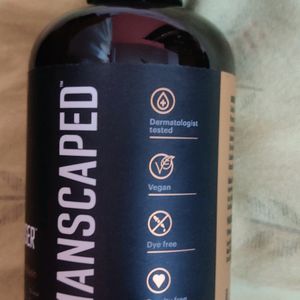 "Manscaped" Men's Hair And Body Wash From UAE