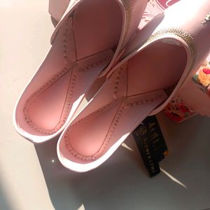 NR By Nidhi Rathi Women Pink Embellished Juttis