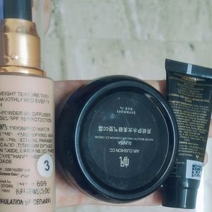 Foundations With Freebie Derma Co Face Wash