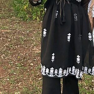 Chikankari Kurti.