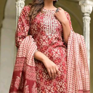 Straight Floral Printed Kurta & Pant With Dupatta