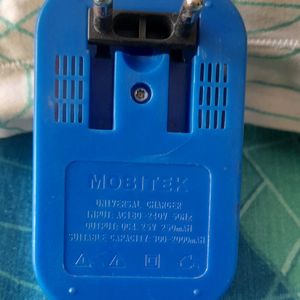 Mobitek Universal Mobile Battery Charger