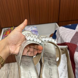 Women Metro Silver Wedges With Pearl Work