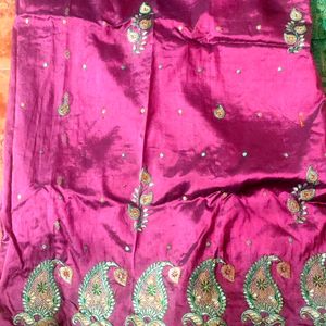 A Beautiful Elegant Design Silk Saree With Blouse