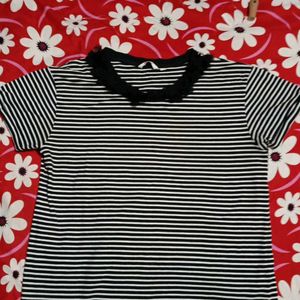 Black And White LiningT-shirt It Soft Cloth