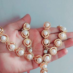 beautiful pearl set so pretty