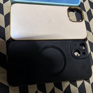 Selling a combo of 4 high-quality iPhone 13 cover