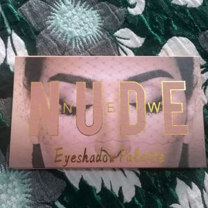 New Eyeshadow Pallet For Girls Or Women