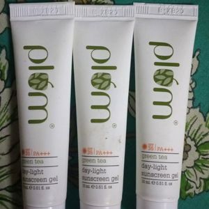 3 Plum Daylight Sunscreen Gel SPF Thirty Five