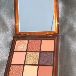 Huda Beauty Caramel Brown Palette