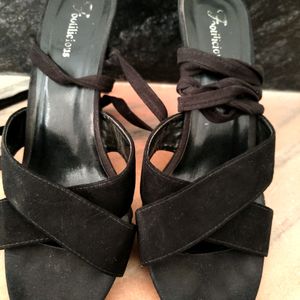 Footilicious Woman Black Heels 👠