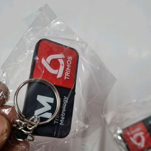 Keychain Buy1Get3free