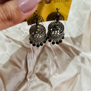 Jhumkis