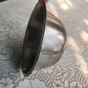 4 Stainless Steel Bowls