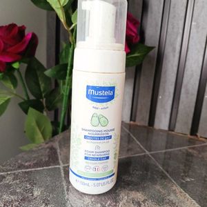 Mustela Foam Shampoo Newbirn