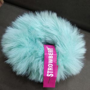 ONLOnly 1 COMBO LEFT OF FUR SCRUNCHIES @98/-