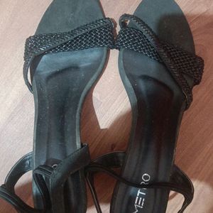 Black Metro Sandals