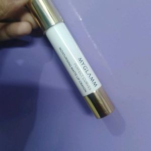 Myglamm Perfect Curves Lip Crayon