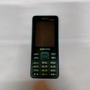 Samsung Dous Keypad Mobile Phone.