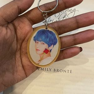 BTS TAEHYUNG/V KEYCHAIN