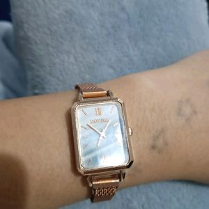 It's Very Pretty Looking Watch In Rose Gold