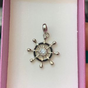 92.5 Silver Gents Pendal (wt:-3.160g)