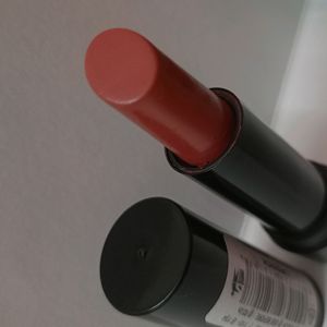 Elle 18 Color Pops Matte Lipstick (Tan Nude)