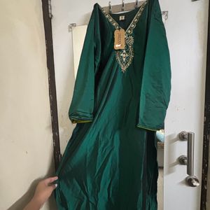 Bottle Green Kurta With Fancy Dupatta And Pants