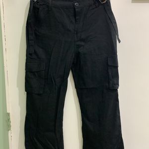 Viral Black cargo with side adjustable buckle