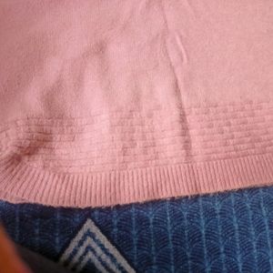 Pink Sweater With Beautiful 3d Print On This.Light