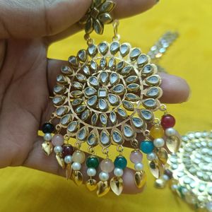 Multicolor Earrings With Mangtika