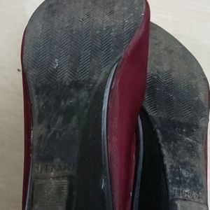 Maroon bellies Cum Heels 👠