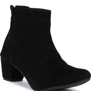 Stylish Heeled Boots